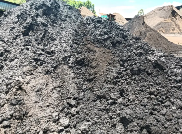 Test di estrazione dell'alluminio da scorie d'alto forno ad alto tenore di allumina