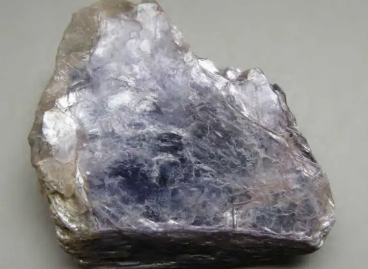 Test di lavorazione mineraria del minerale di litio